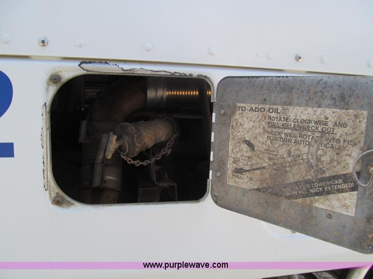 image for item F4501 1995 International 960 semi truck