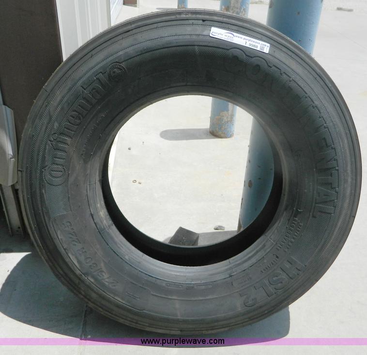 image for item T9988 (2) Continental 275/80R22.5 tires