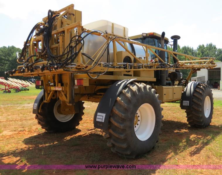 image for item B2409 2000 Ag-Chem RoGator 1254C self-propelled sprayer
