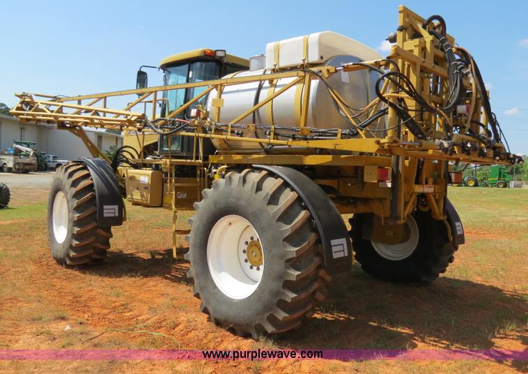 image for item B2409 2000 Ag-Chem RoGator 1254C self-propelled sprayer