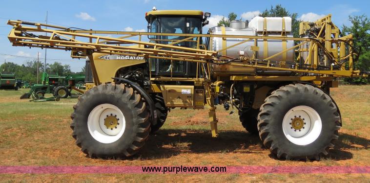 image for item B2409 2000 Ag-Chem RoGator 1254C self-propelled sprayer