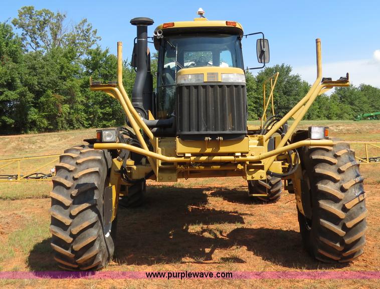 image for item B2409 2000 Ag-Chem RoGator 1254C self-propelled sprayer