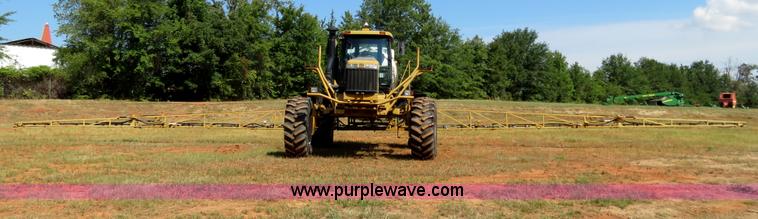 image for item B2409 2000 Ag-Chem RoGator 1254C self-propelled sprayer