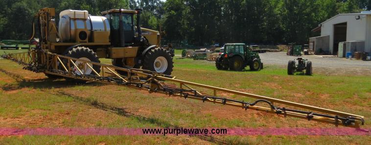 image for item B2409 2000 Ag-Chem RoGator 1254C self-propelled sprayer