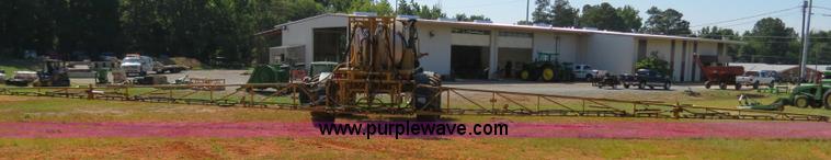 image for item B2409 2000 Ag-Chem RoGator 1254C self-propelled sprayer