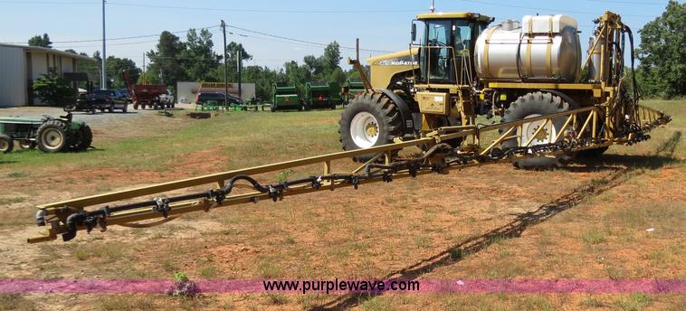 image for item B2409 2000 Ag-Chem RoGator 1254C self-propelled sprayer