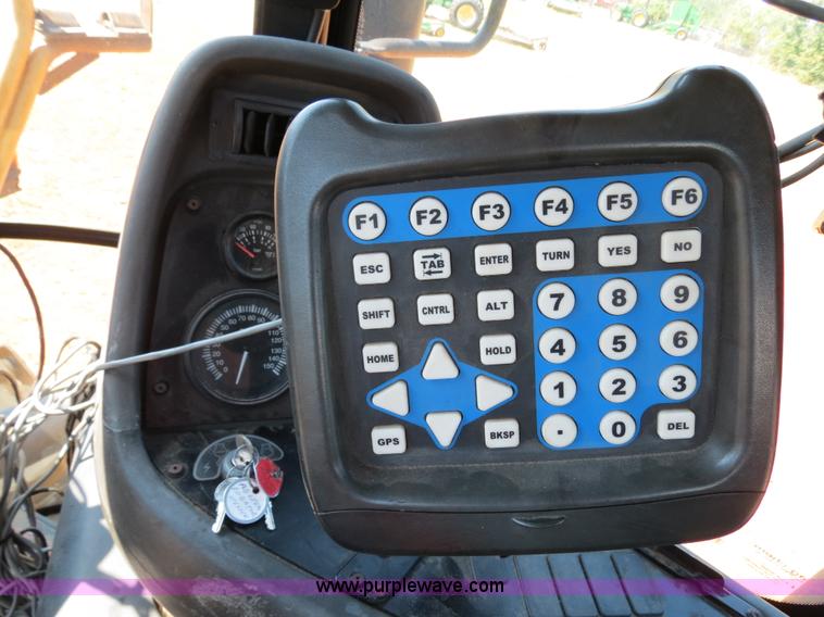 image for item B2409 2000 Ag-Chem RoGator 1254C self-propelled sprayer