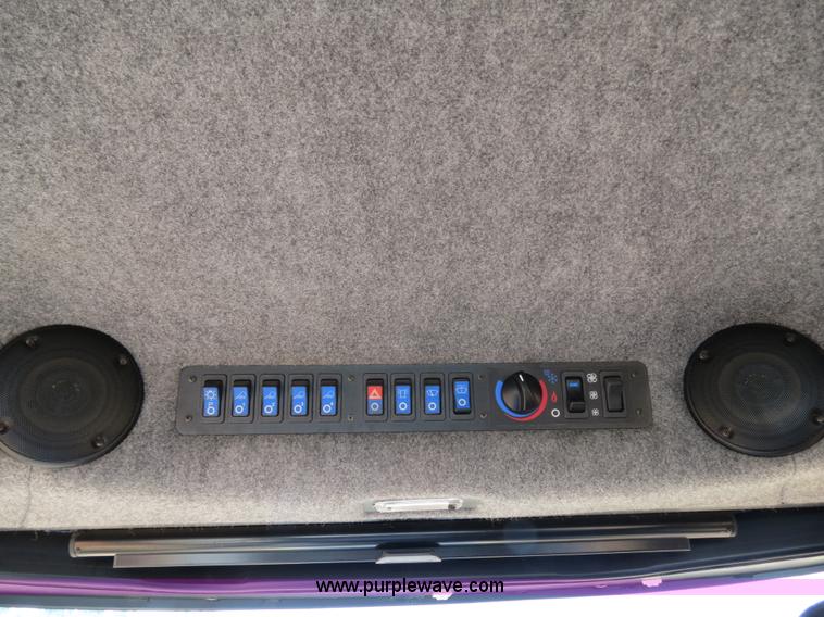 image for item B2409 2000 Ag-Chem RoGator 1254C self-propelled sprayer