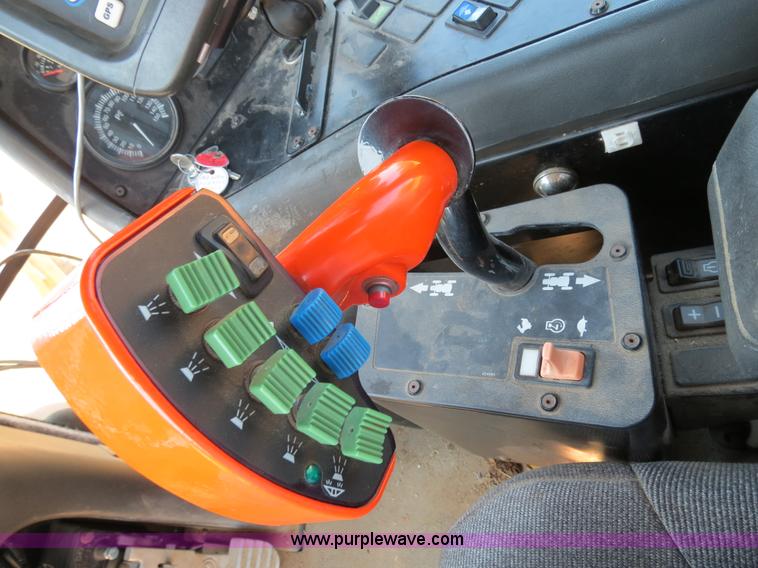 image for item B2409 2000 Ag-Chem RoGator 1254C self-propelled sprayer