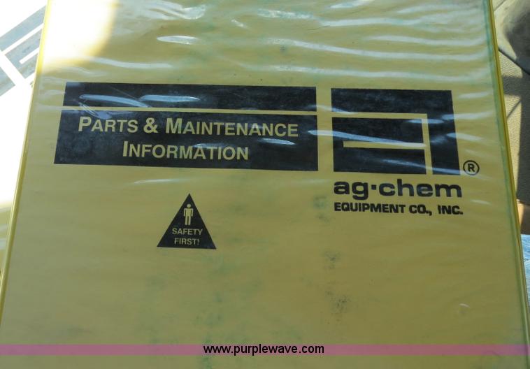 image for item B2409 2000 Ag-Chem RoGator 1254C self-propelled sprayer