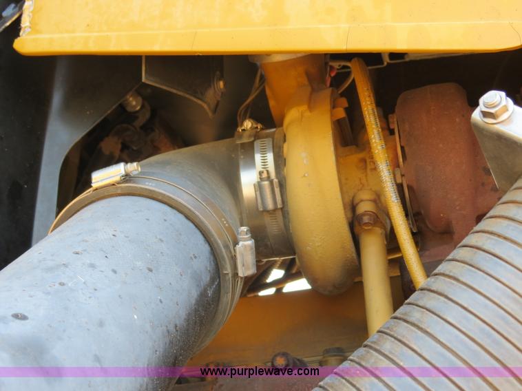 image for item B2409 2000 Ag-Chem RoGator 1254C self-propelled sprayer