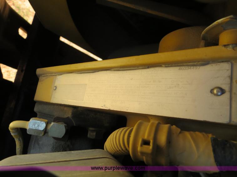 image for item B2409 2000 Ag-Chem RoGator 1254C self-propelled sprayer