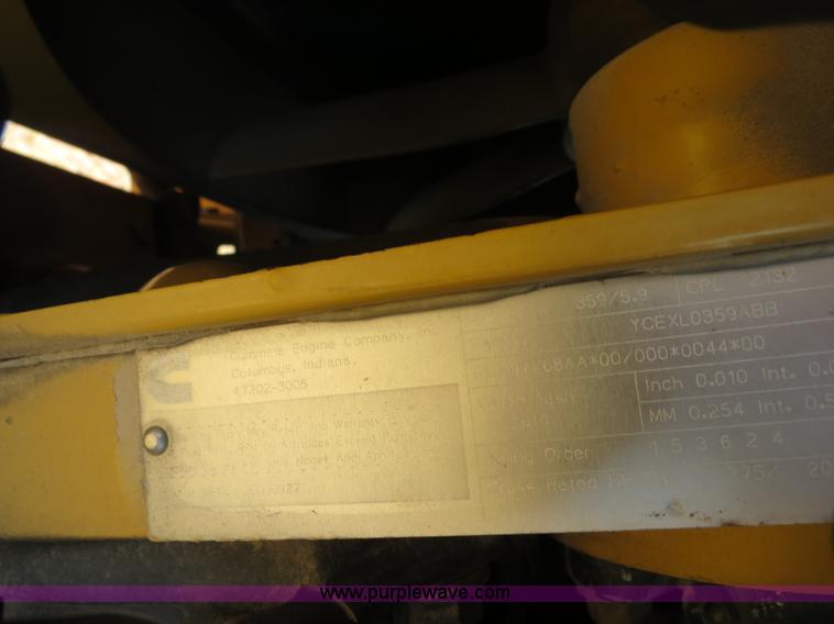 image for item B2409 2000 Ag-Chem RoGator 1254C self-propelled sprayer