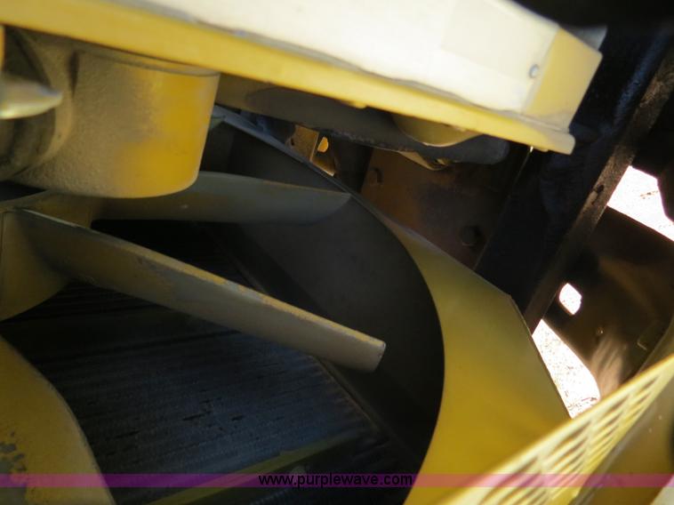 image for item B2409 2000 Ag-Chem RoGator 1254C self-propelled sprayer