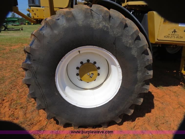 image for item B2409 2000 Ag-Chem RoGator 1254C self-propelled sprayer