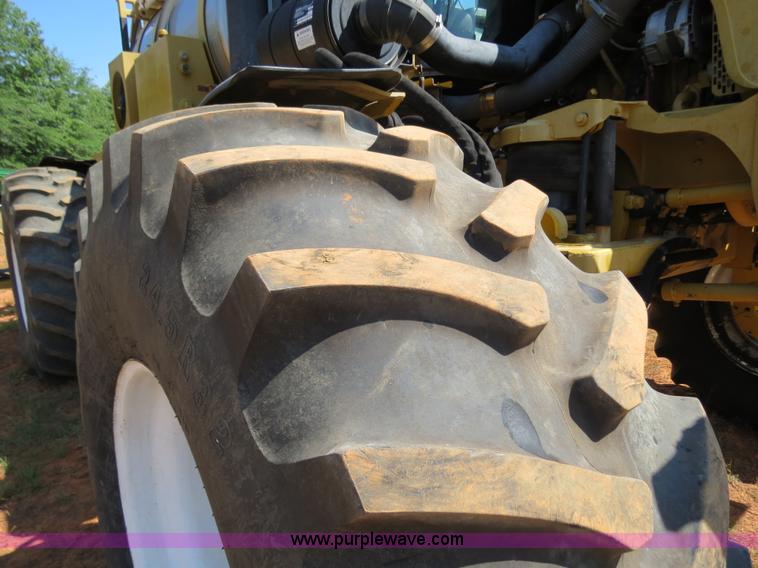 image for item B2409 2000 Ag-Chem RoGator 1254C self-propelled sprayer