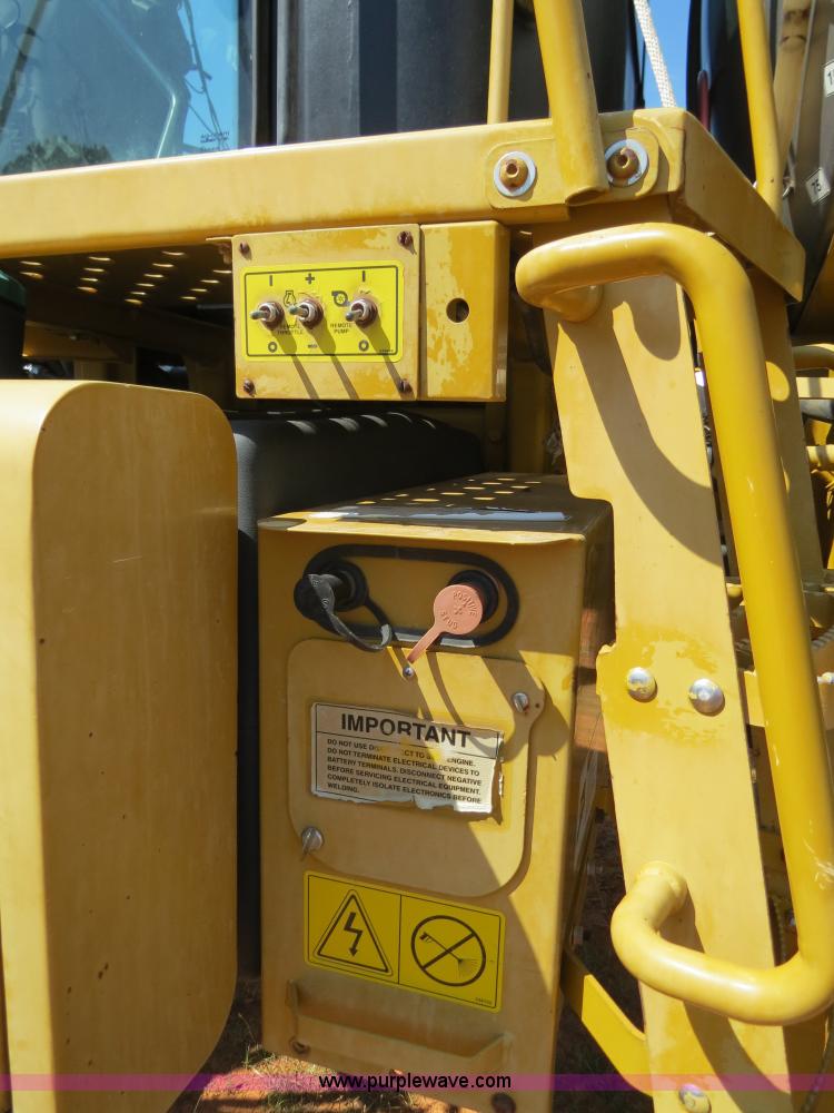 image for item B2409 2000 Ag-Chem RoGator 1254C self-propelled sprayer