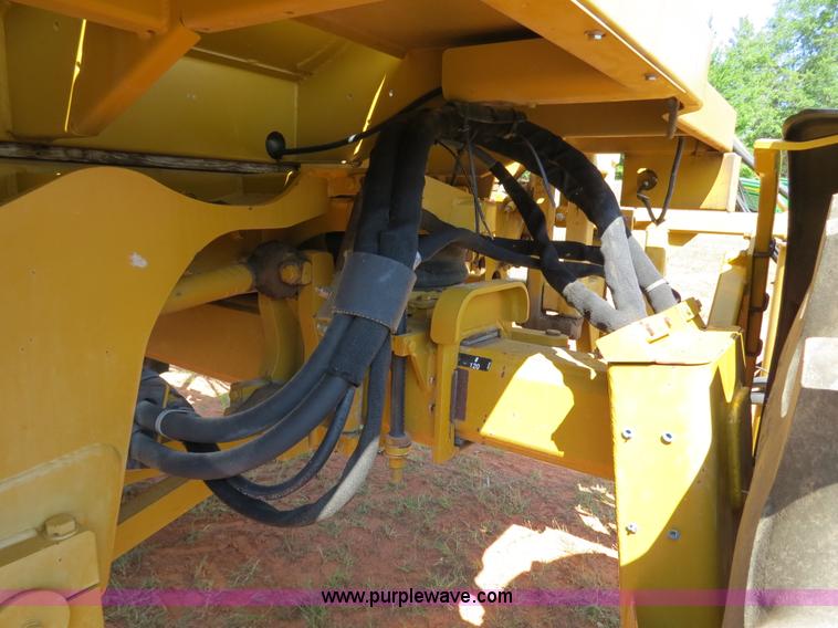 image for item B2409 2000 Ag-Chem RoGator 1254C self-propelled sprayer