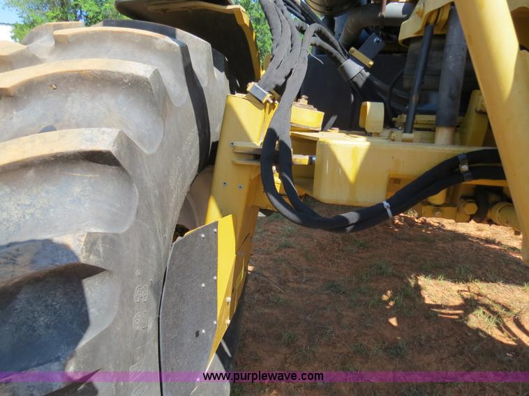 image for item B2409 2000 Ag-Chem RoGator 1254C self-propelled sprayer