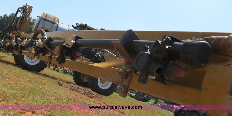 image for item B2409 2000 Ag-Chem RoGator 1254C self-propelled sprayer