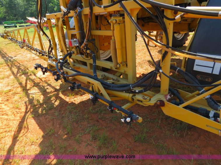 image for item B2409 2000 Ag-Chem RoGator 1254C self-propelled sprayer