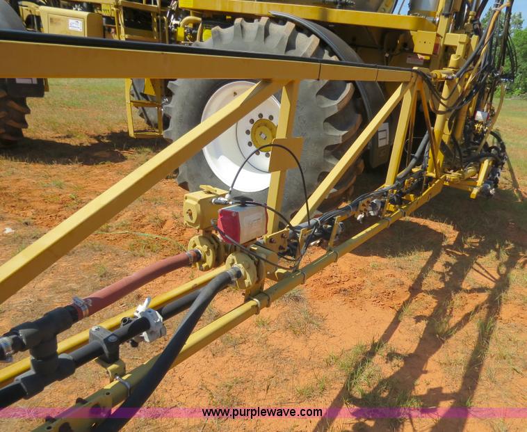 image for item B2409 2000 Ag-Chem RoGator 1254C self-propelled sprayer