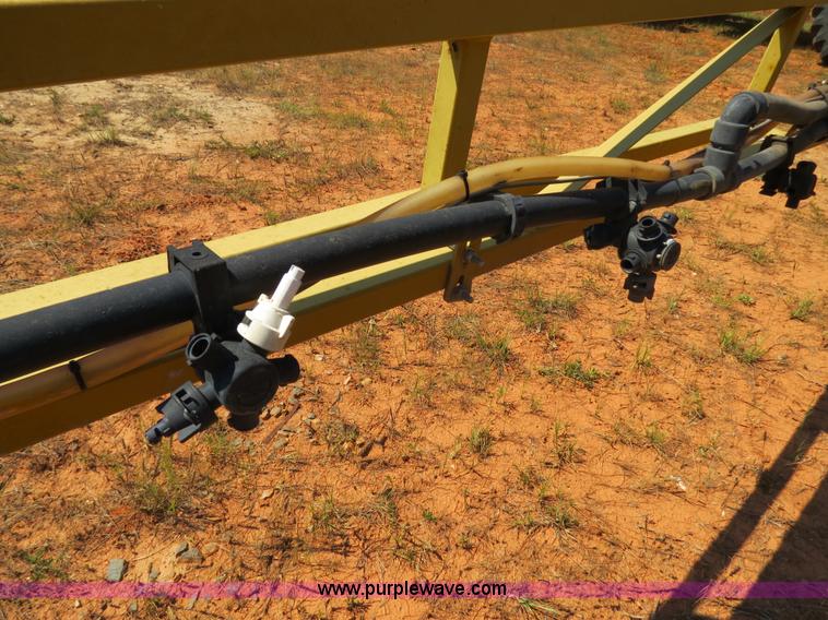 image for item B2409 2000 Ag-Chem RoGator 1254C self-propelled sprayer