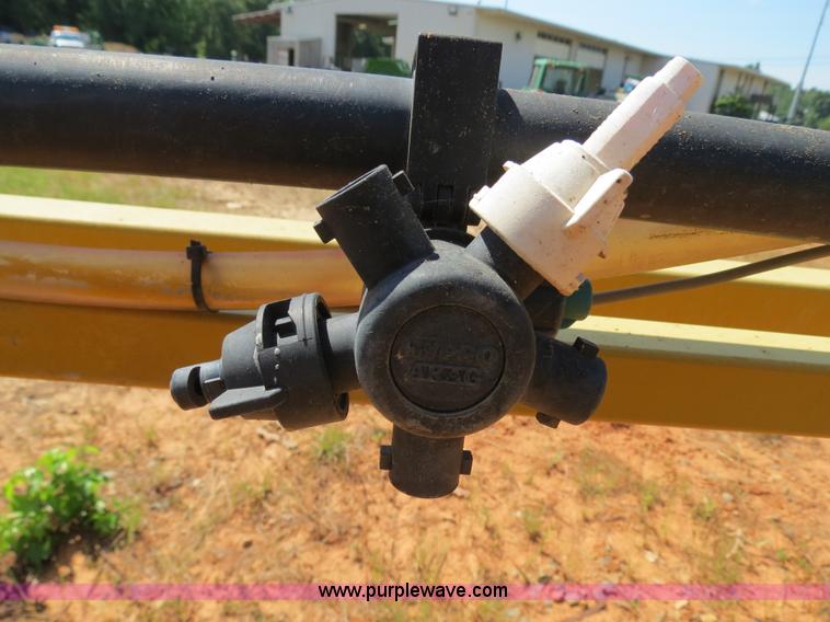 image for item B2409 2000 Ag-Chem RoGator 1254C self-propelled sprayer