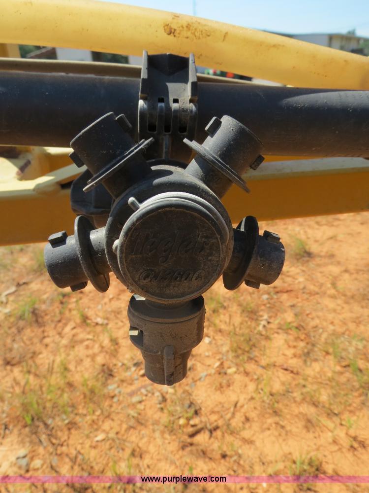 image for item B2409 2000 Ag-Chem RoGator 1254C self-propelled sprayer