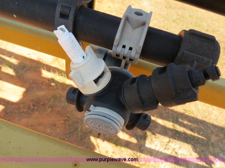 image for item B2409 2000 Ag-Chem RoGator 1254C self-propelled sprayer