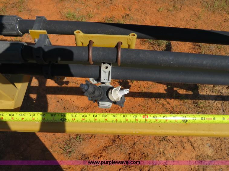 image for item B2409 2000 Ag-Chem RoGator 1254C self-propelled sprayer