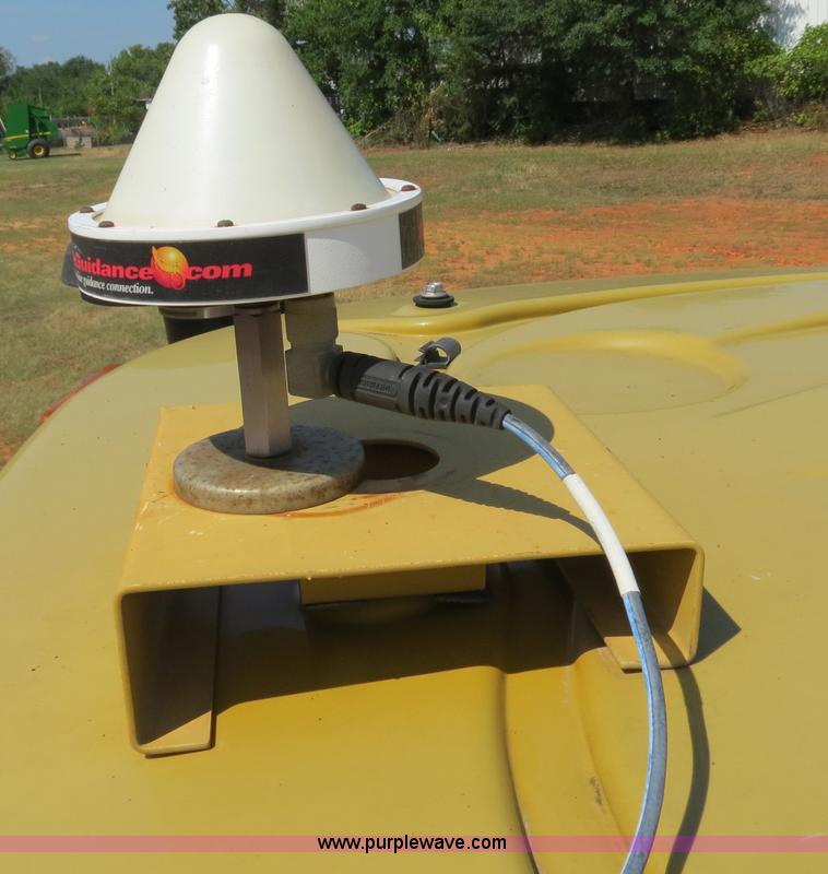 image for item B2409 2000 Ag-Chem RoGator 1254C self-propelled sprayer