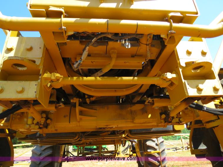 image for item B2409 2000 Ag-Chem RoGator 1254C self-propelled sprayer