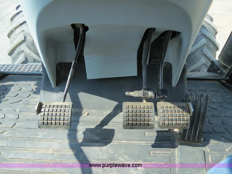 image for item B2435 2005 Challenger MT635B tractor