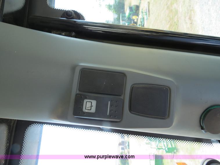 image for item B2435 2005 Challenger MT635B tractor