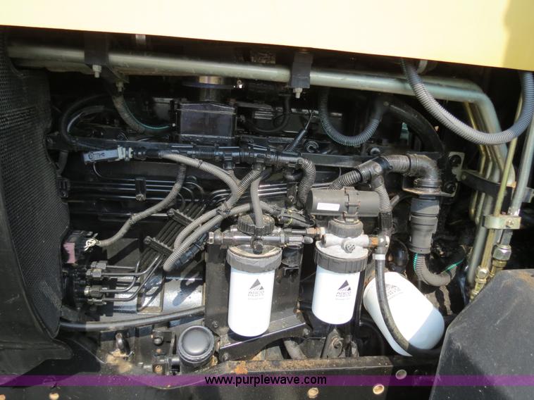 image for item B2435 2005 Challenger MT635B tractor