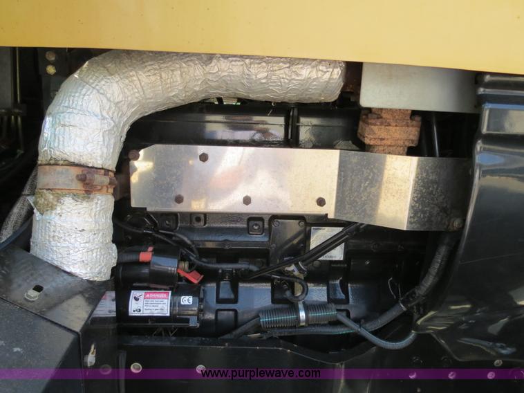 image for item B2435 2005 Challenger MT635B tractor