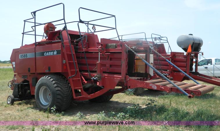 image for item B3790 1998 Case IH 8585 big square baler