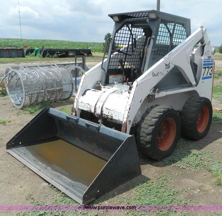 image for item B3792 1998 Bobcat 773F skid steer