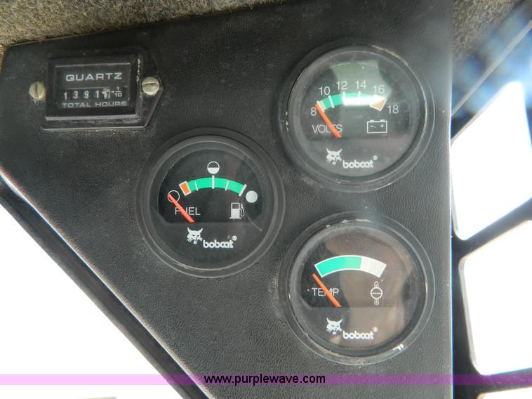 image for item B3792 1998 Bobcat 773F skid steer