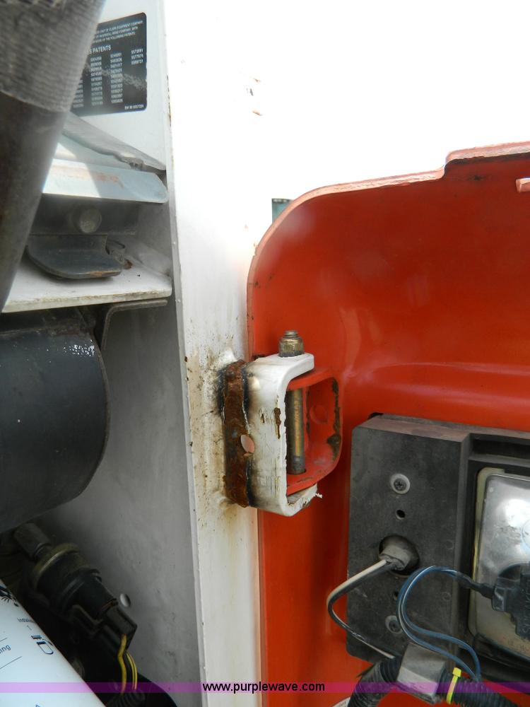 image for item B3792 1998 Bobcat 773F skid steer