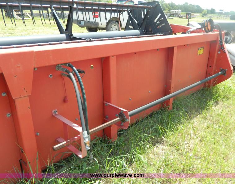image for item B3795 1995 Massey-Ferguson 9550 25' header