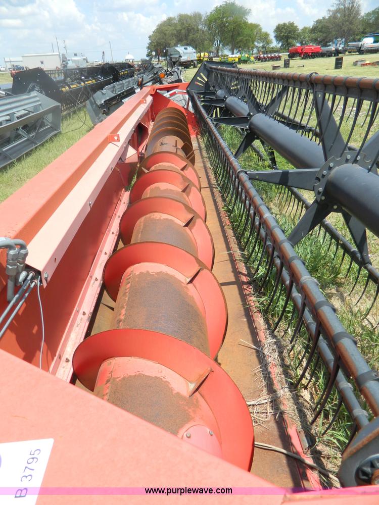 image for item B3795 1995 Massey-Ferguson 9550 25' header