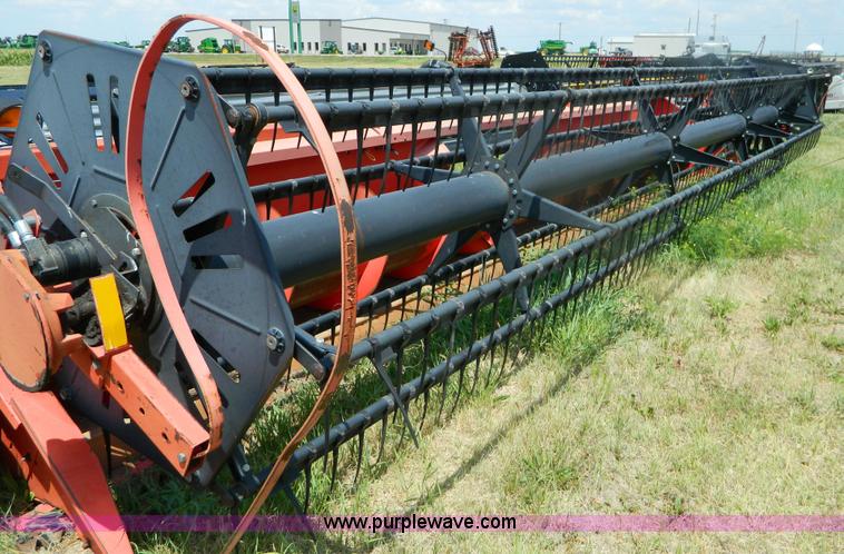 image for item B3795 1995 Massey-Ferguson 9550 25' header