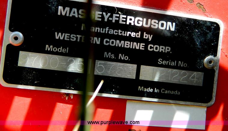 image for item B3795 1995 Massey-Ferguson 9550 25' header