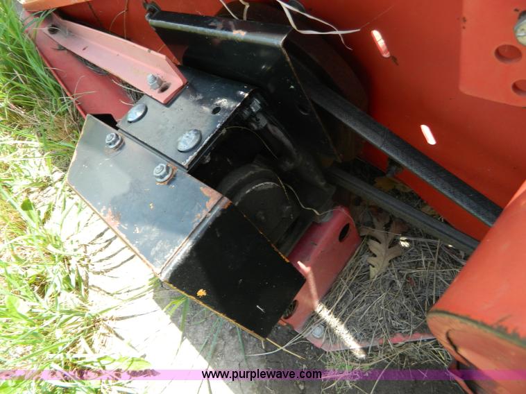 image for item B3795 1995 Massey-Ferguson 9550 25' header