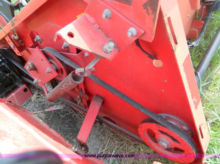 image for item B3795 1995 Massey-Ferguson 9550 25' header