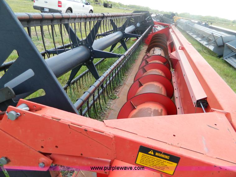 image for item B3795 1995 Massey-Ferguson 9550 25' header