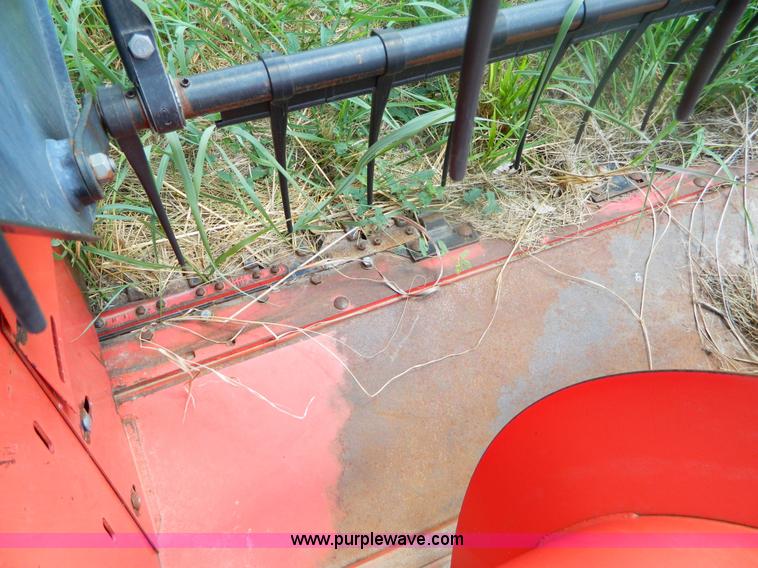 image for item B3795 1995 Massey-Ferguson 9550 25' header