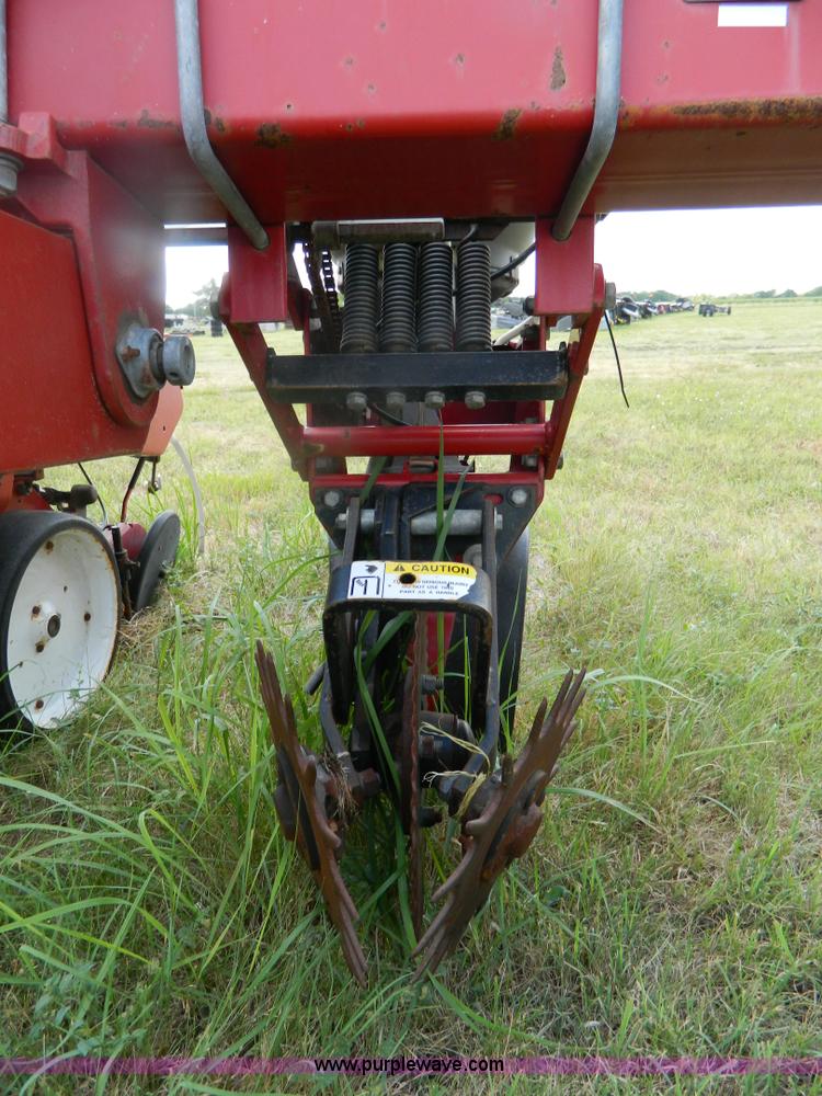 image for item B3796 1994 White 6700 planter